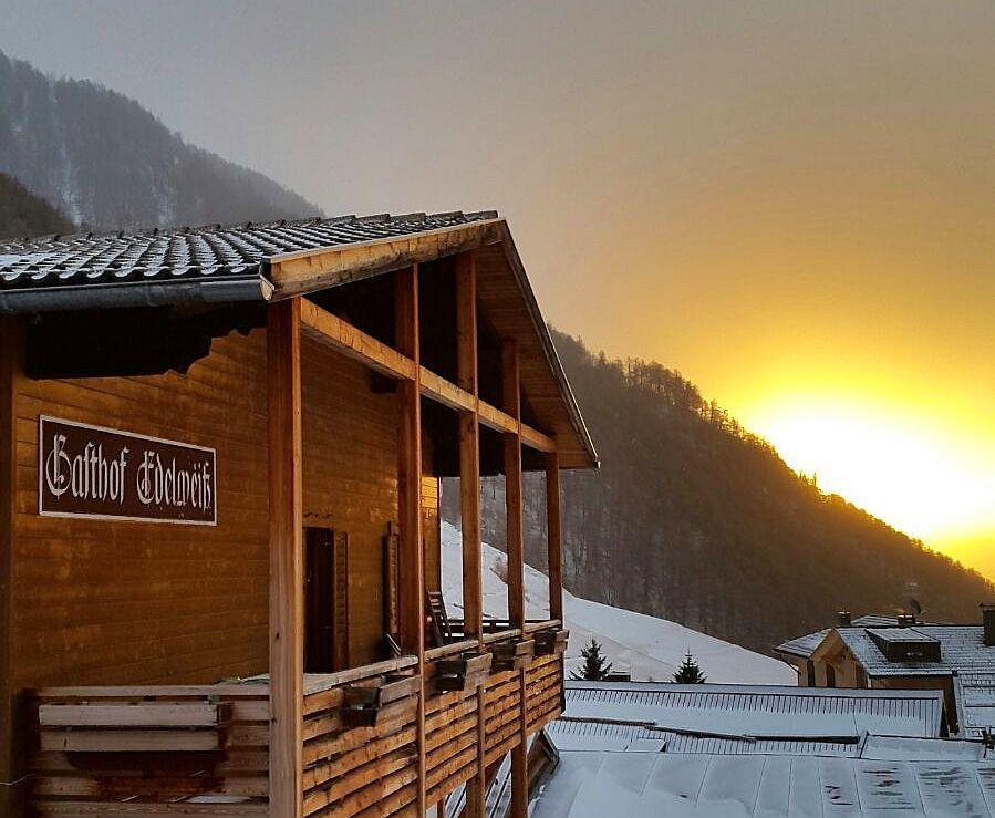 Hotel Edelweiss Malles Venosta Kültér fotó