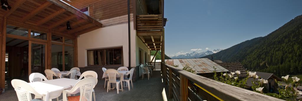 Hotel Edelweiss Malles Venosta Kültér fotó