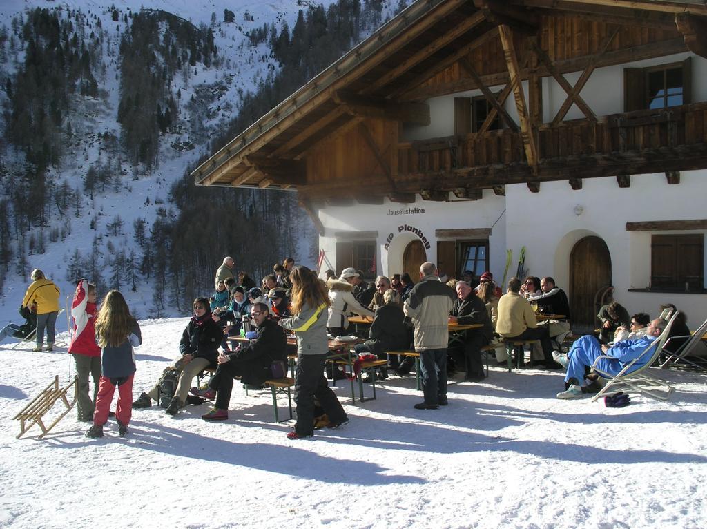 Hotel Edelweiss Malles Venosta Kültér fotó
